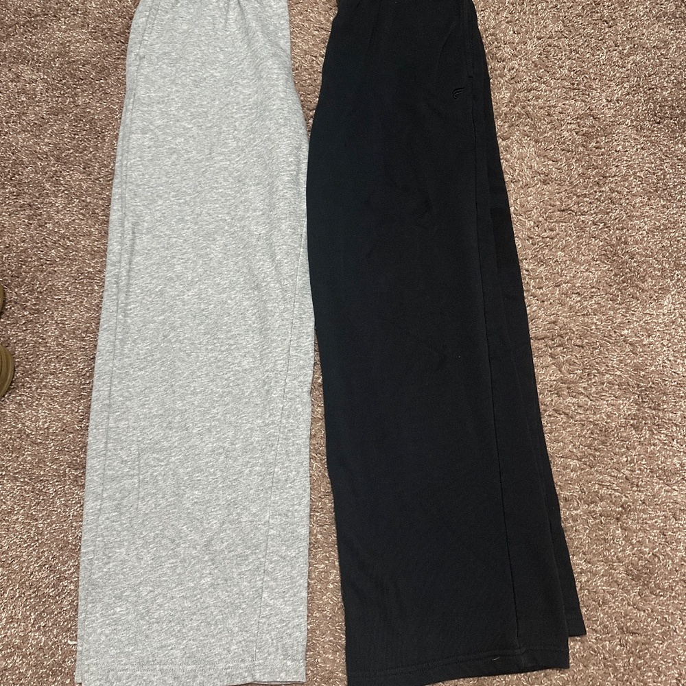 2 pairs of Fabletics sweatpants - Picture 2 of 2